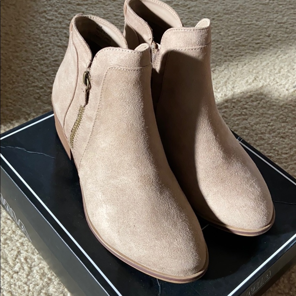 Boots NWT